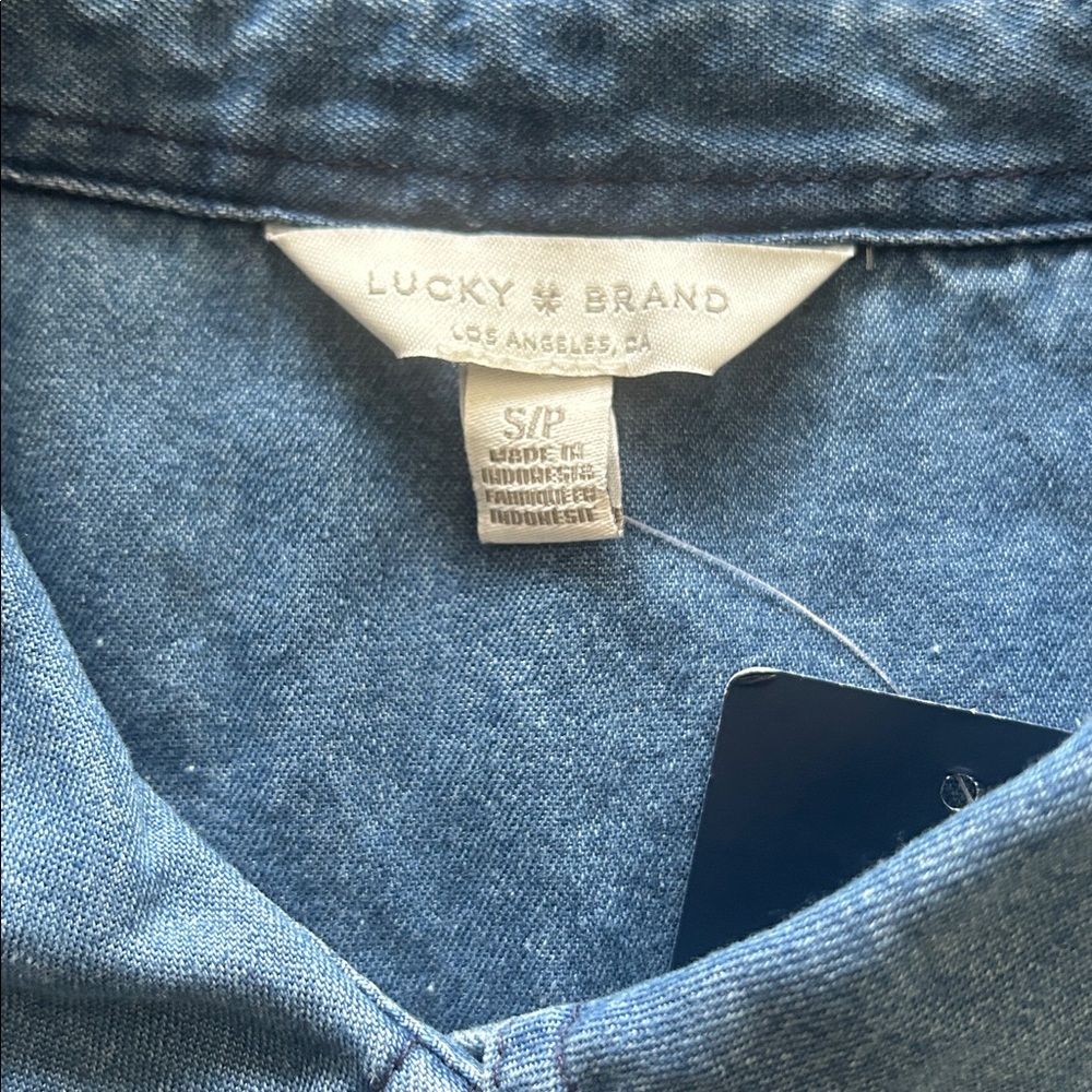 NWT Womens Lucky Brand Indigo Chambray Button Down Shirt - Picture 4 of 7
